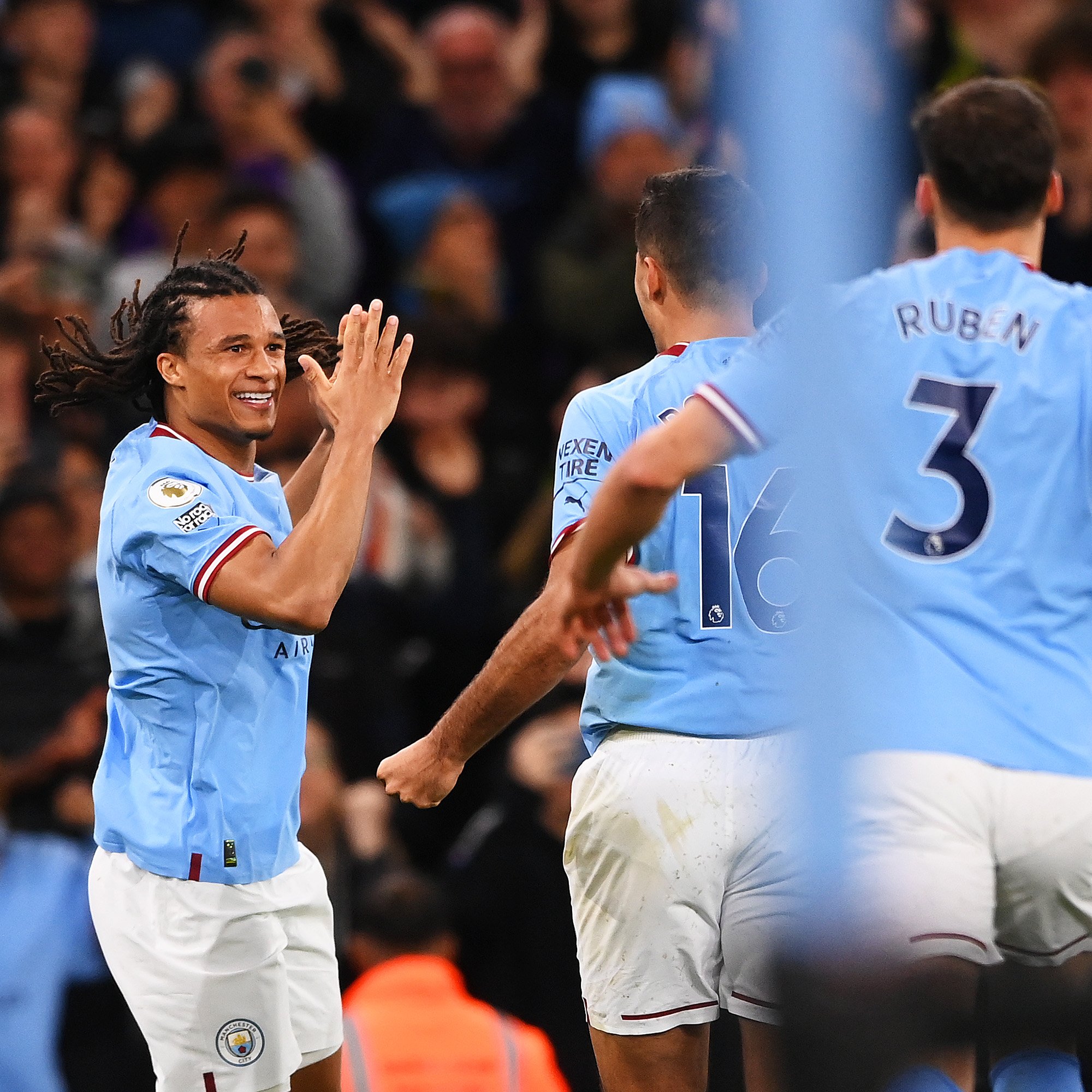 里程碑夜!波士顿凯尔特人手感冰凉,英超今晚刷纪录,质疑声仍在,赛程密集仍需轮换的简单介绍爱游戏下载