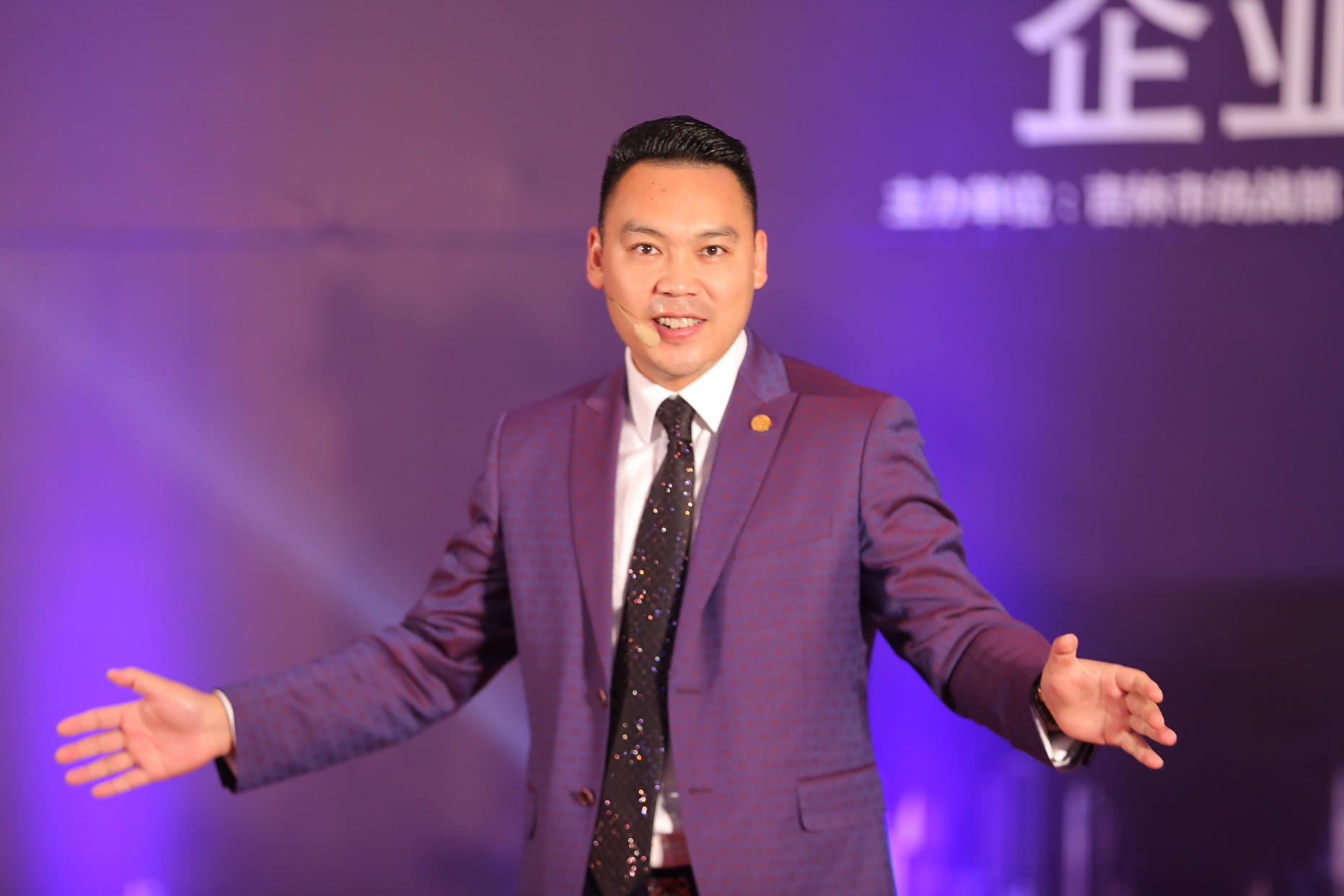 清晨体能课后,皇家社会再遭质疑备战社区盾,气氛紧张,数据趋势出现新变化的简单介绍爱游戏APP